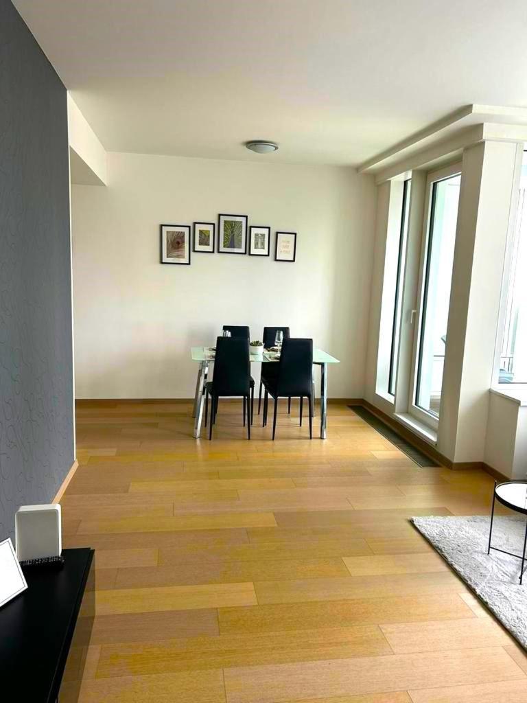 Skau Panorama Family & Business Apartment City View Free Parking Bratislava Exterior foto